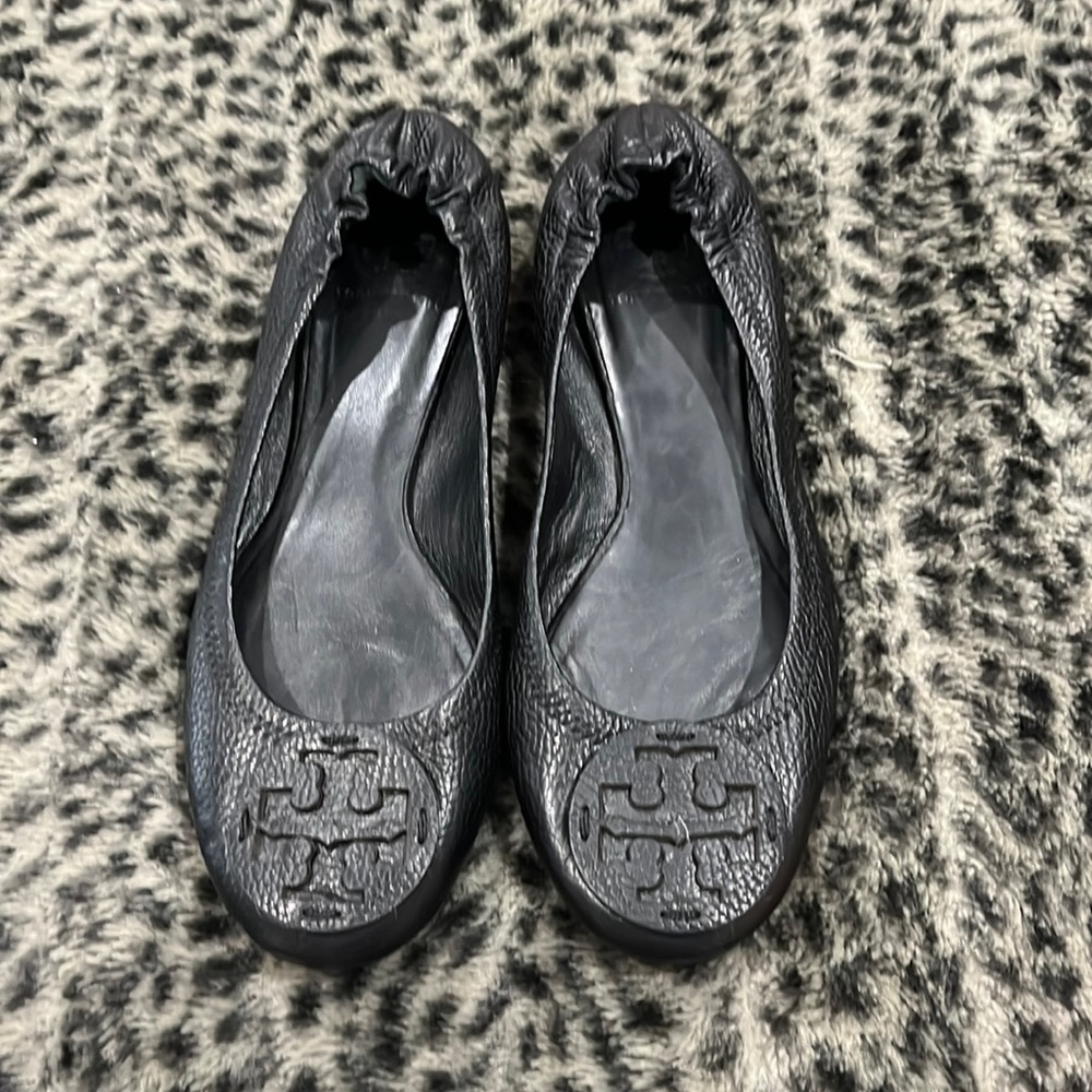 Tory burch flats in black